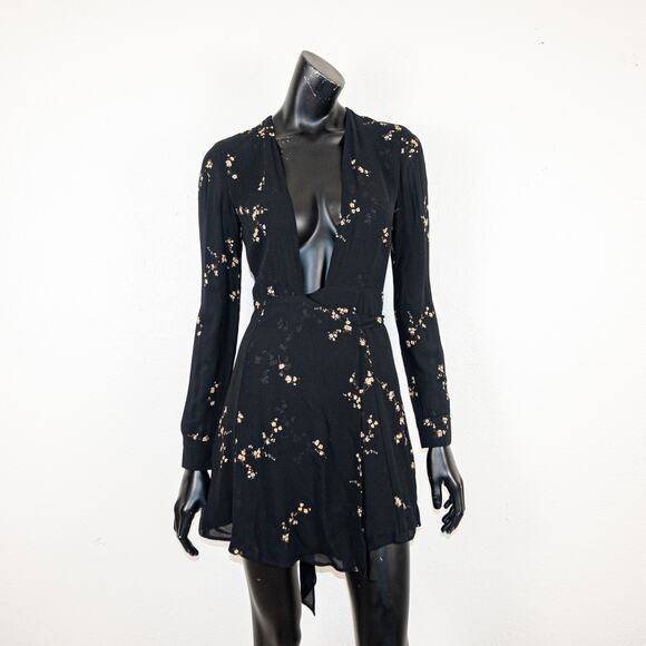Reformation Porter Wrap Dress in Wildflower Black size XS - Picture 2 of 9